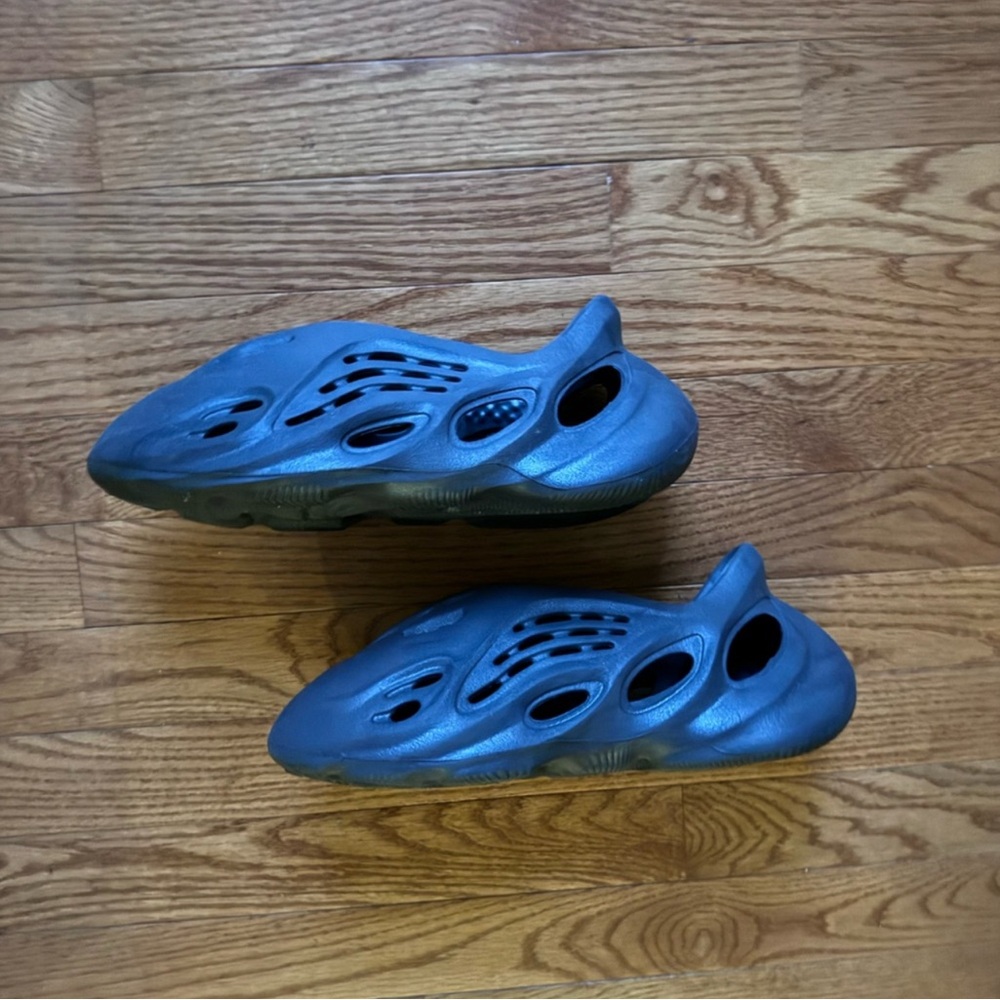 YEEZY Foam Runner